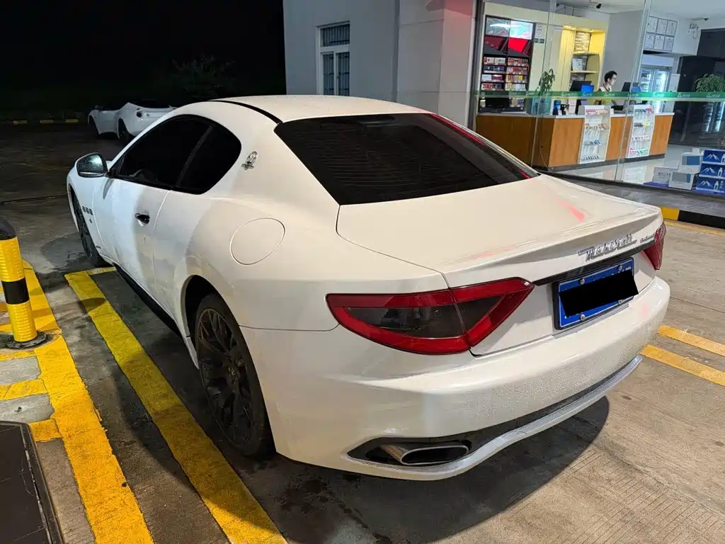 Maserati GranTurismo — миниатюра 7