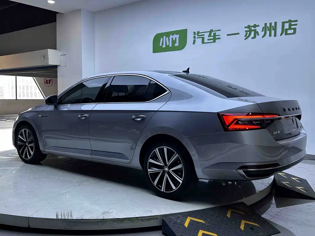 Skoda Superb — миниатюра 4