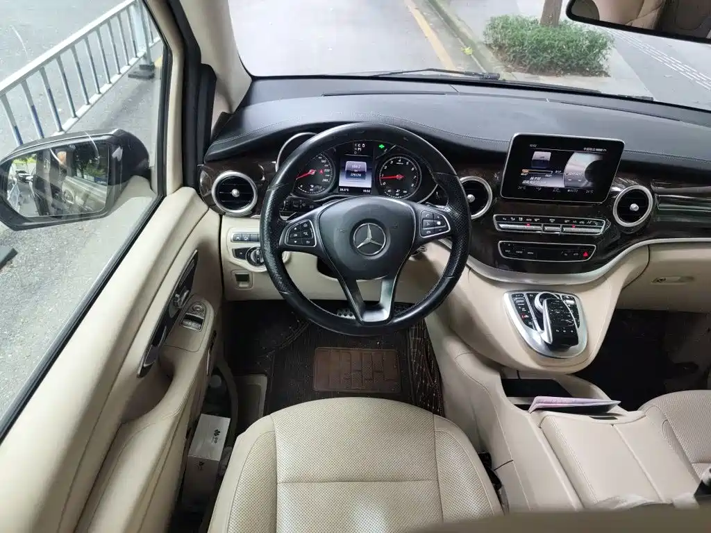 Mercedes-Benz V-Class — миниатюра 6