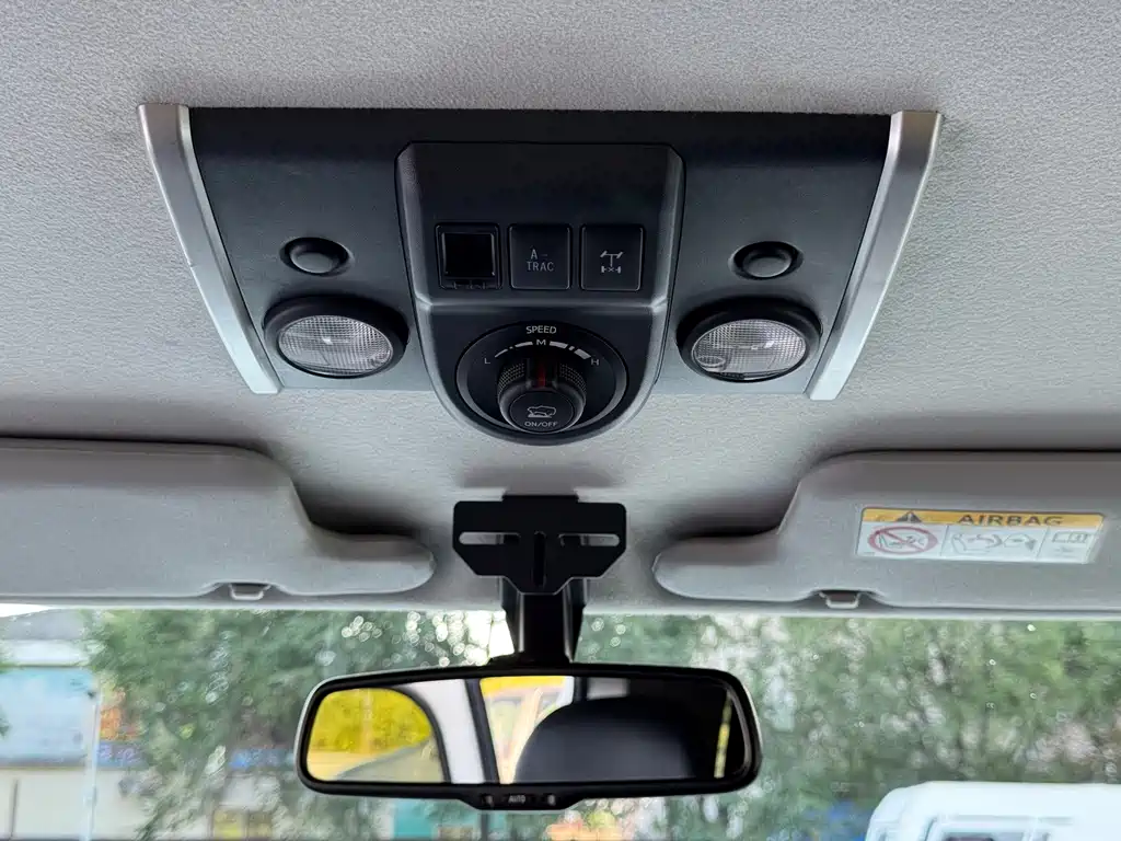 Toyota FJ Cruiser — миниатюра 16