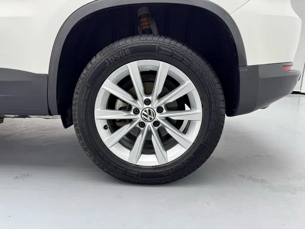 Volkswagen Tiguan — миниатюра 18