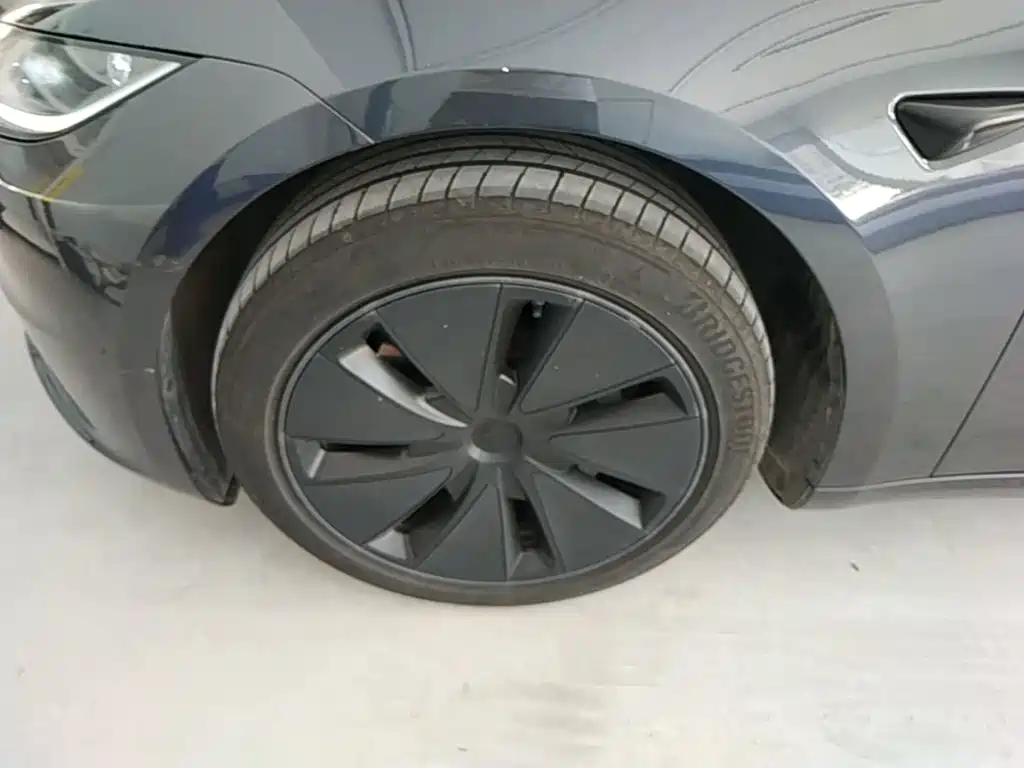 Tesla Model 3 — миниатюра 23