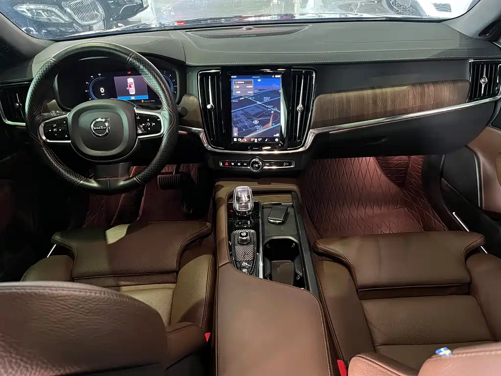 Volvo S90 — миниатюра 11