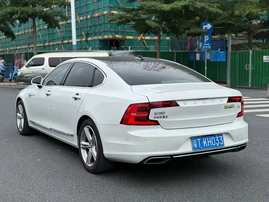 Volvo S90 — миниатюра 6