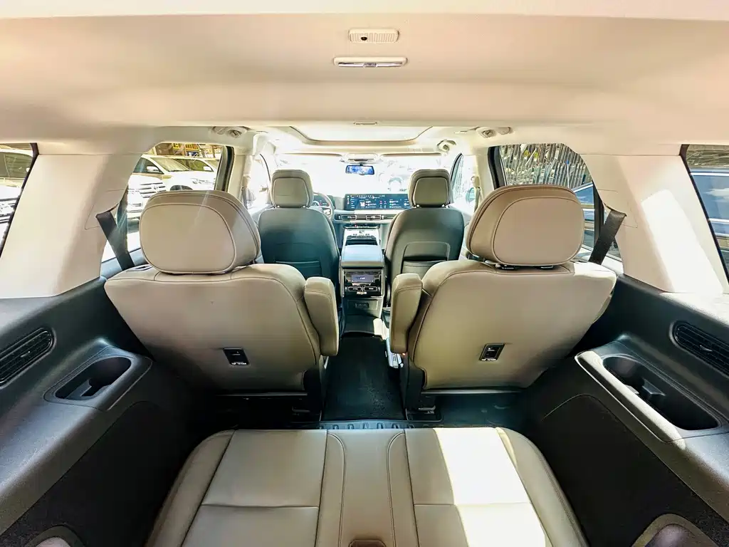 Lincoln Aviator — миниатюра 16