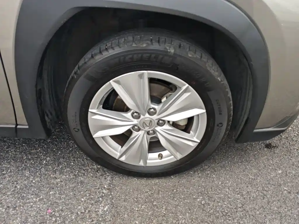 Lexus UX — миниатюра 12
