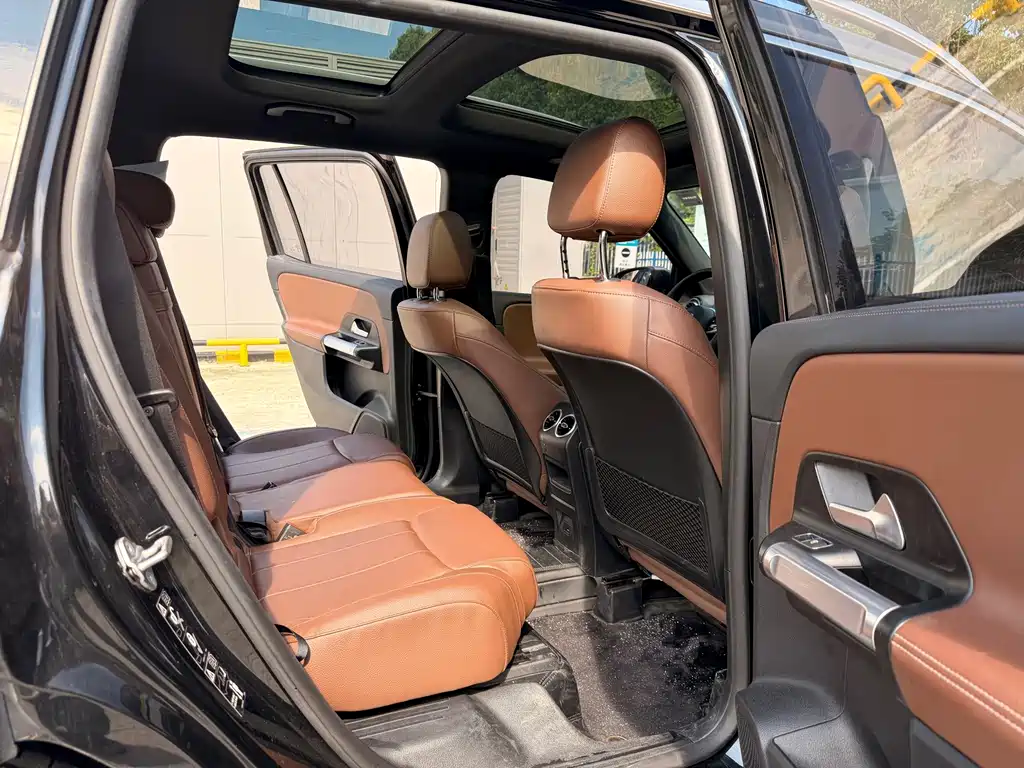 Mercedes-Benz GLB — миниатюра 11