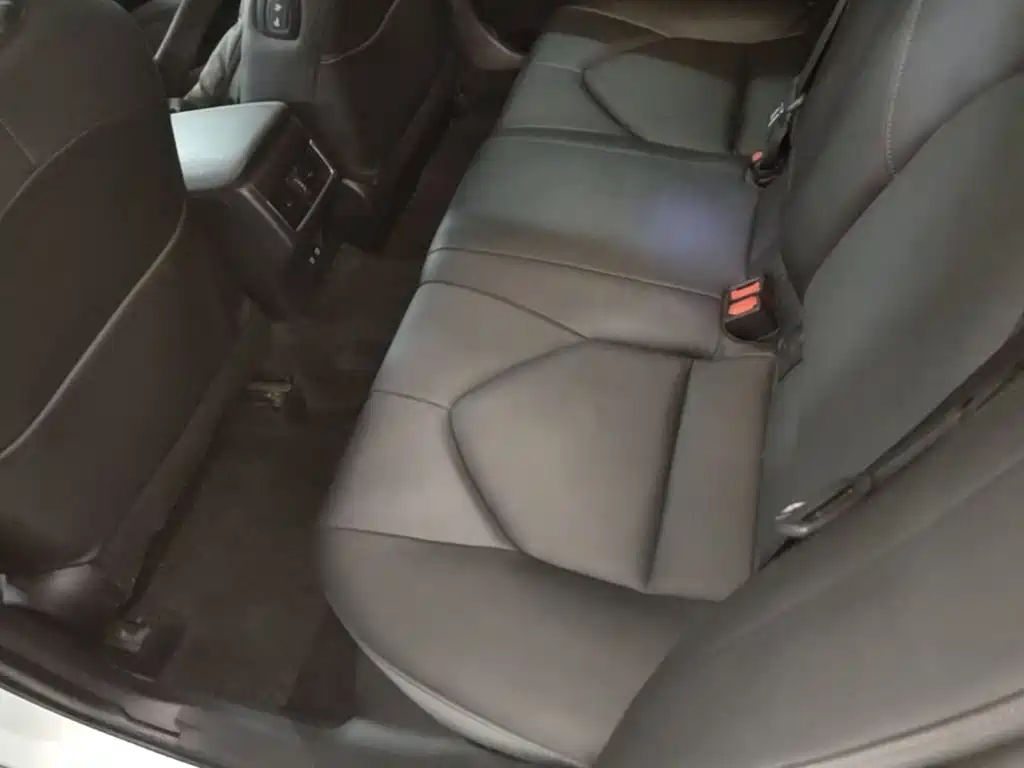 Toyota Camry — миниатюра 17