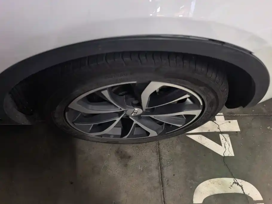 Geely Emgrand GS — миниатюра 6