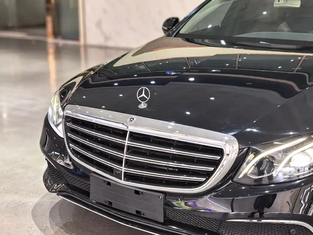 Mercedes-Benz E-Class — миниатюра 3