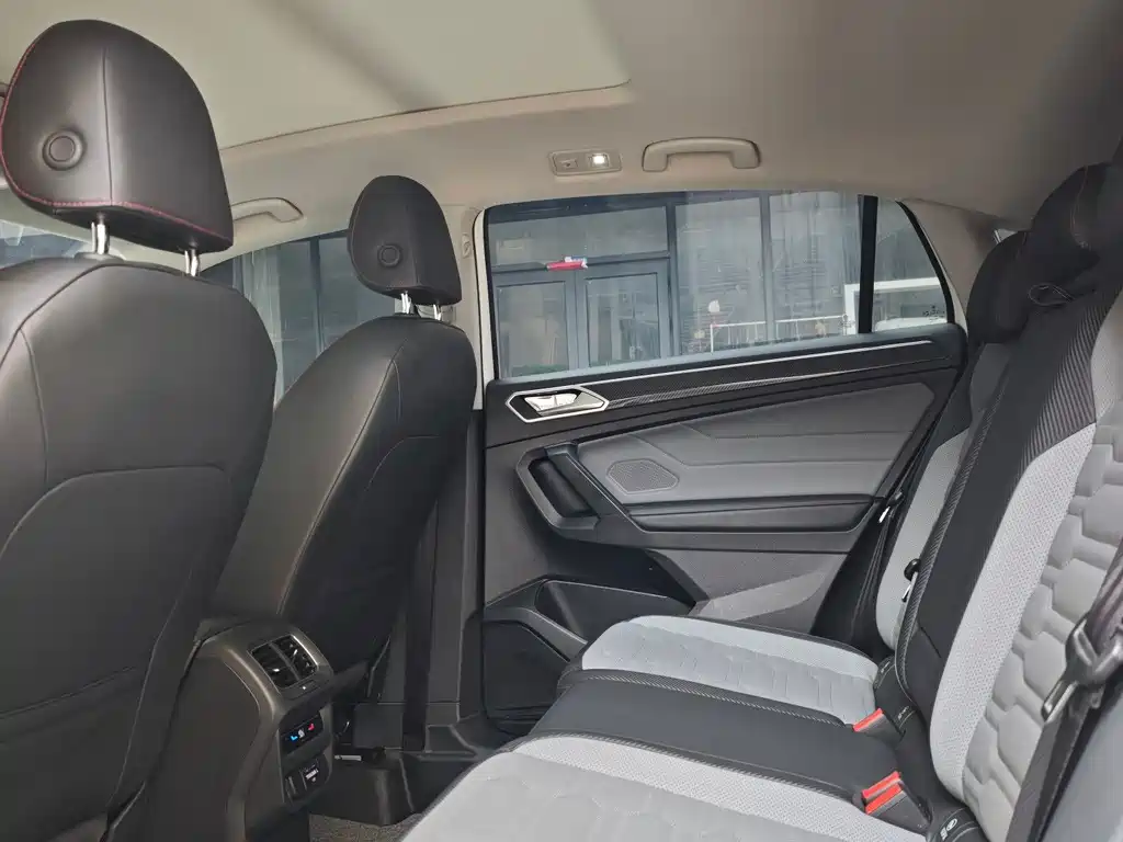 Volkswagen Tiguan X — миниатюра 5