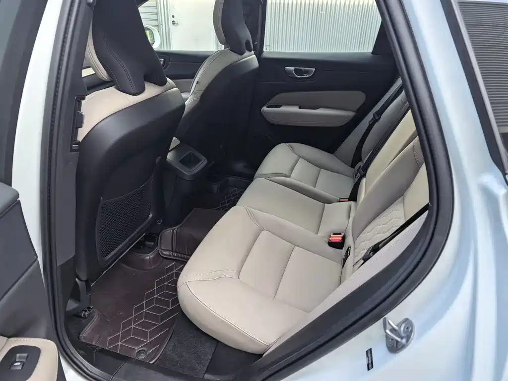 Volvo XC60 — миниатюра 7