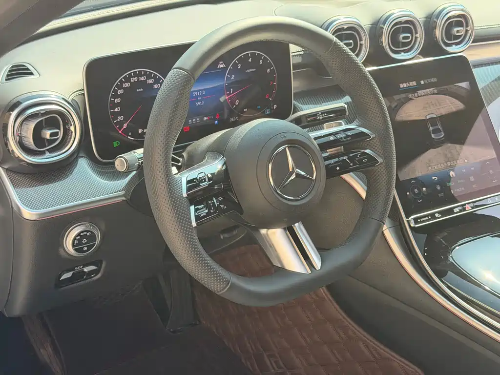 Mercedes-Benz C-Class — миниатюра 14