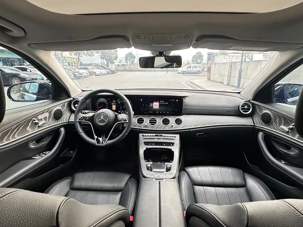 MERCEDES-BENZ E CLASS