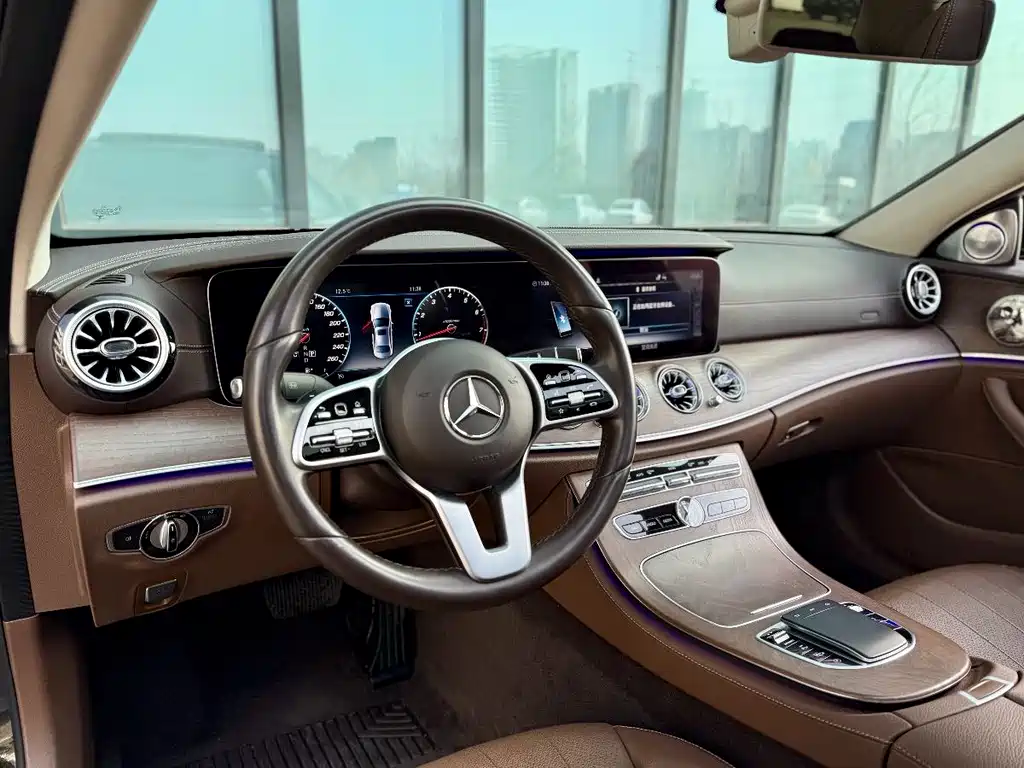 MERCEDES-BENZ E CLASS