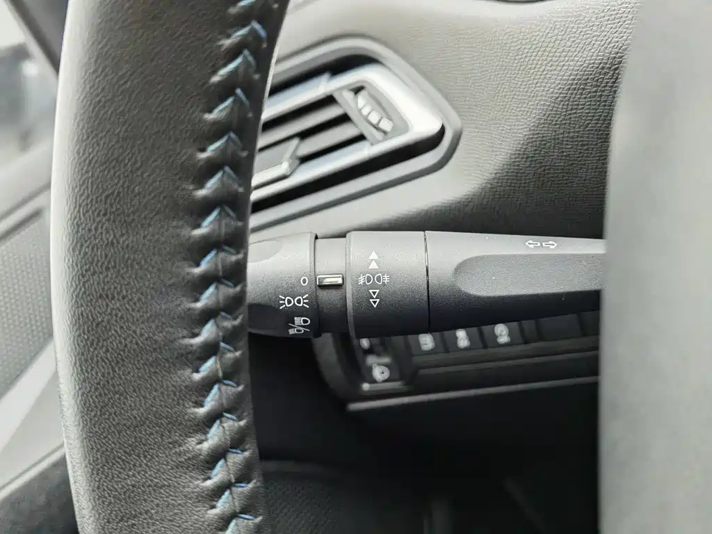 Peugeot 308 — миниатюра 21