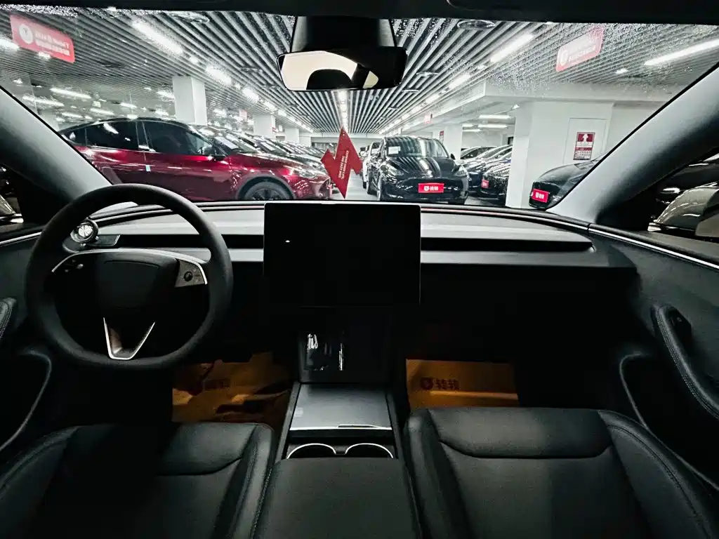 Tesla Model 3 — миниатюра 9