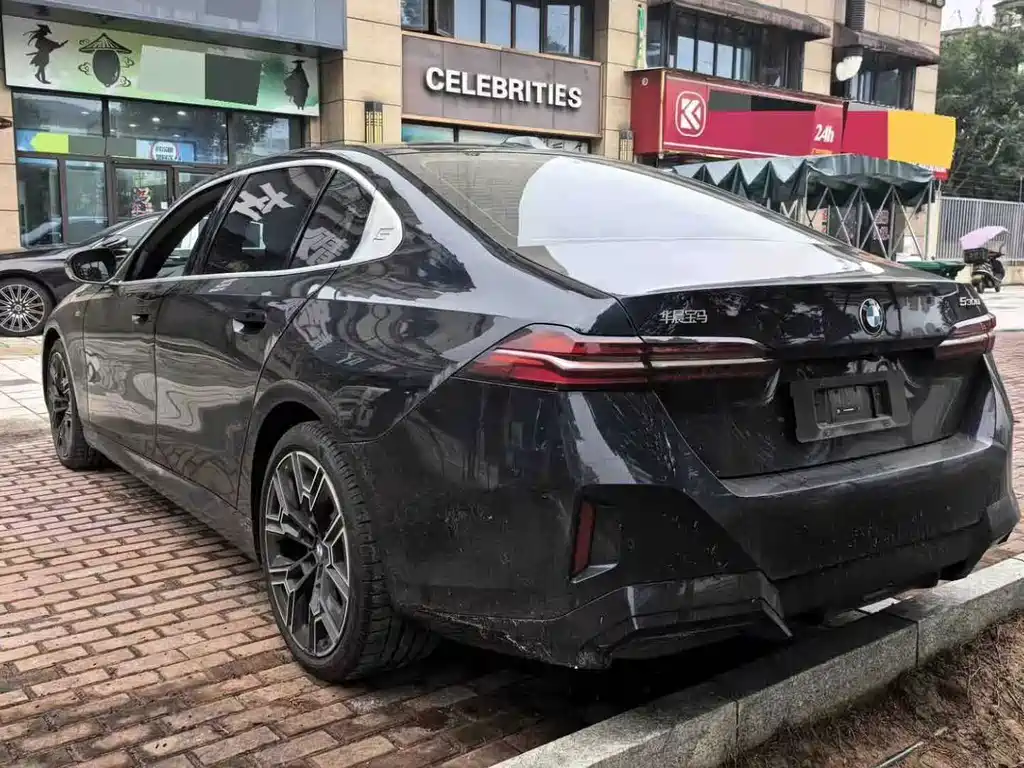 BMW 5 Series — миниатюра 5