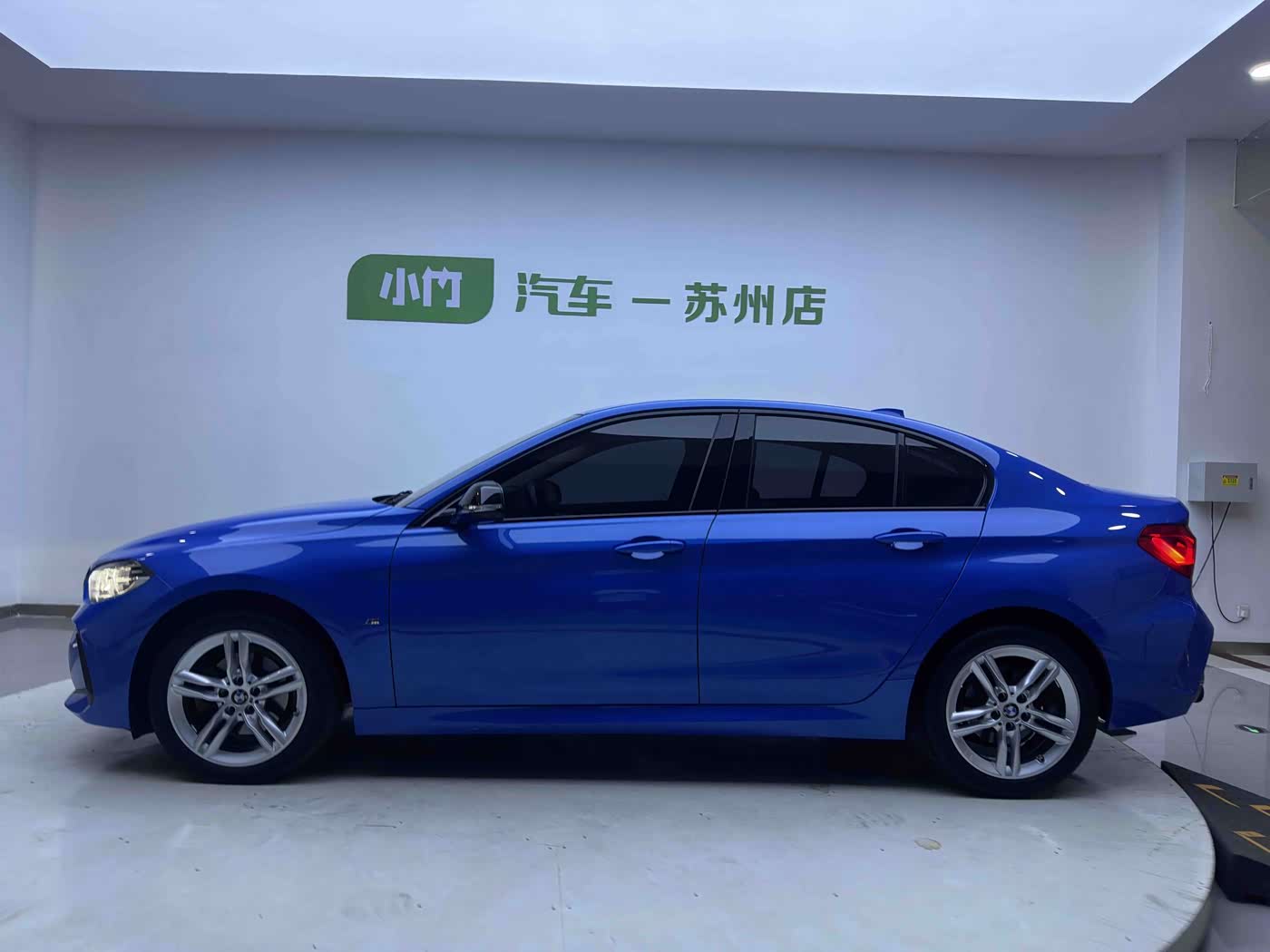 BMW 1 Series 1.5 л 2021 г. Голубой, пробег 24000 км