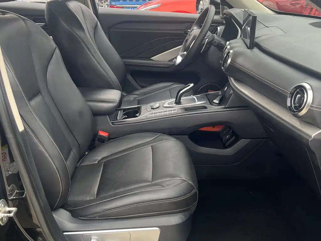 Wey Wey VV6 — миниатюра 10