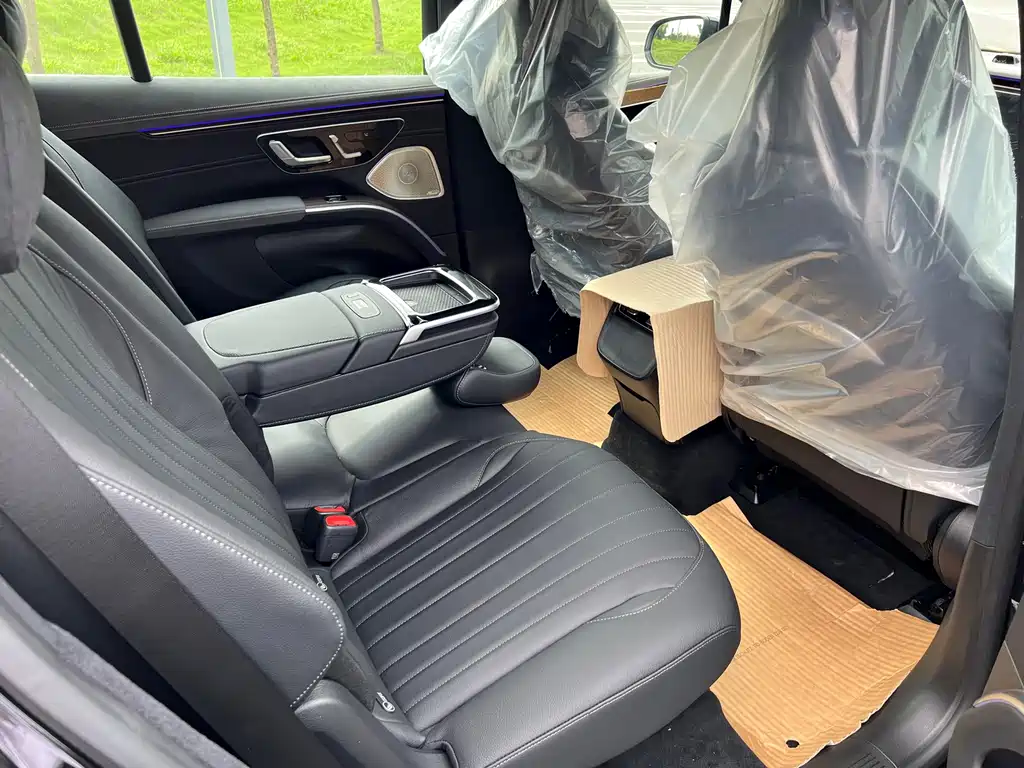 Mercedes-Benz EQS SUV — миниатюра 19
