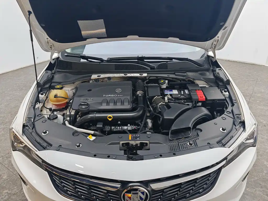 Buick Verano — миниатюра 13