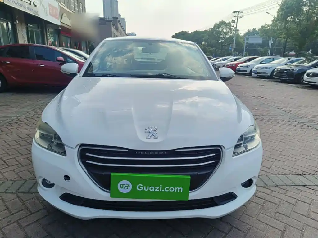 Peugeot 301 2014 1.6L MT Comfort