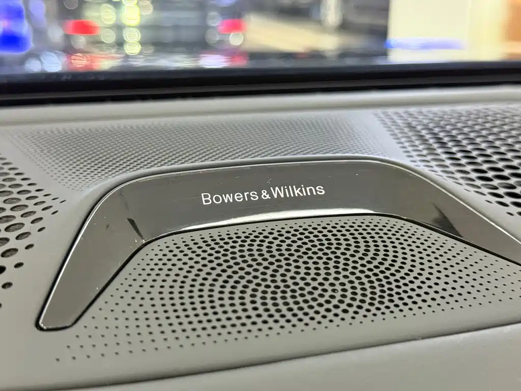BMW 7 Series — миниатюра 13