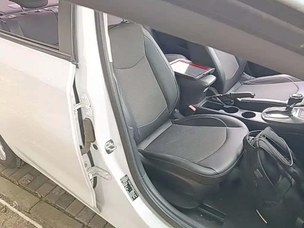 Chevrolet Cruze — миниатюра 25