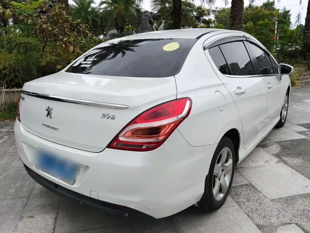 Peugeot 308 — миниатюра 7