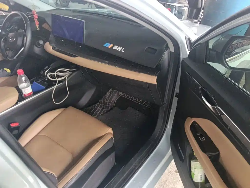 Geely L HiP — миниатюра 22