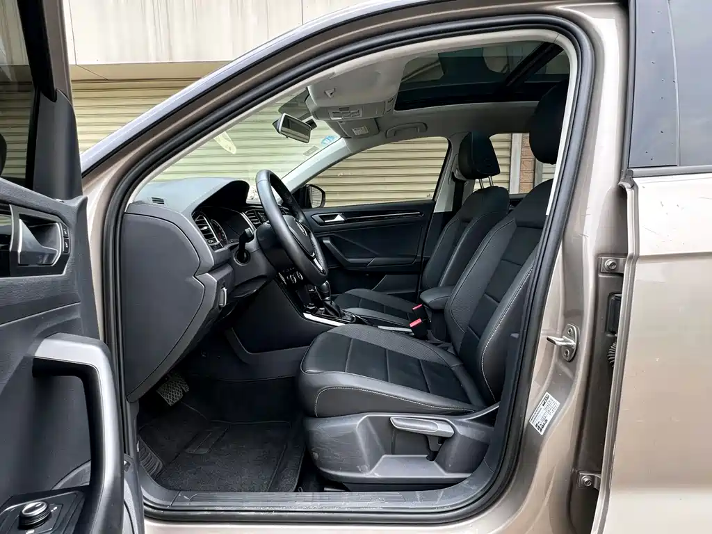 Volkswagen T-Roc 2018 280TSI DSG Comfort V