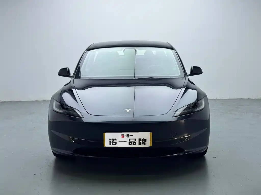 Tesla Model 3 — миниатюра 2