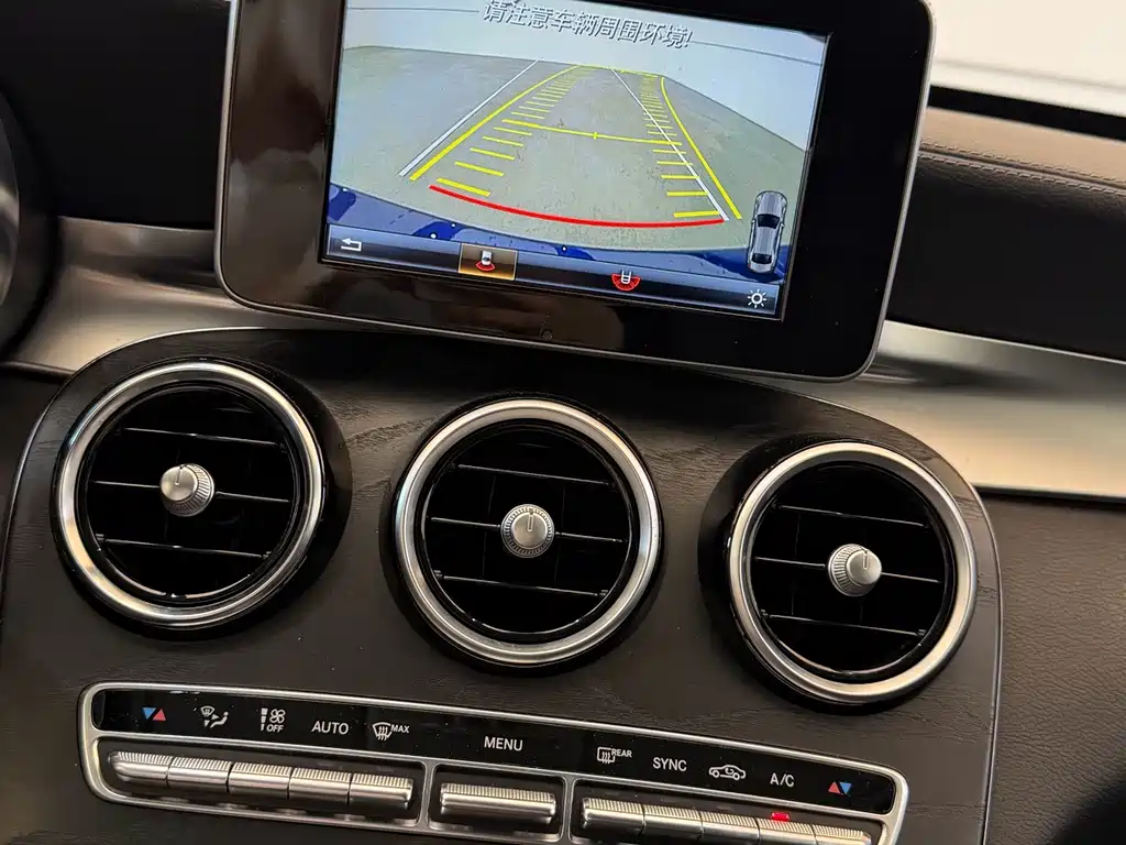 Mercedes-Benz C-Class — миниатюра 13