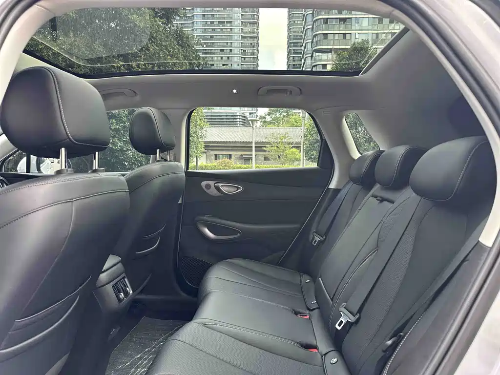 BYD Sealion 05 EV — миниатюра 10