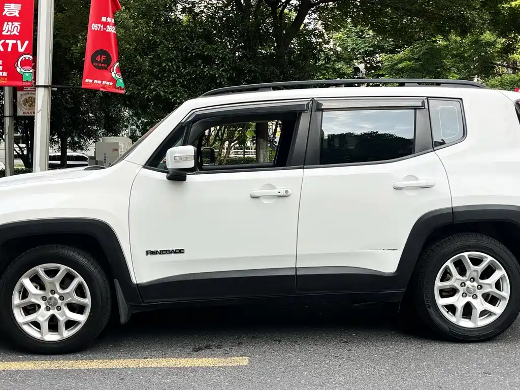 Jeep Renegade 2017 180T AT