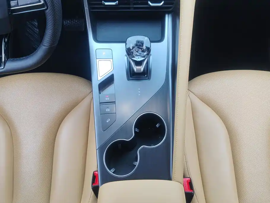 Roewe RX5 New Energy — миниатюра 16