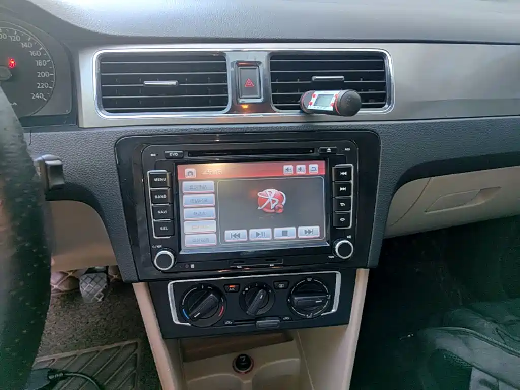 Volkswagen Santana — миниатюра 13