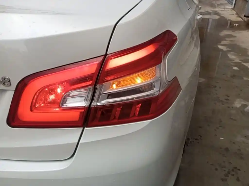 Peugeot 408 — миниатюра 8