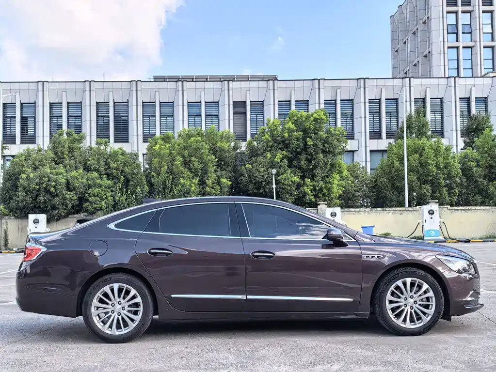 Buick LaCrosse — миниатюра 3