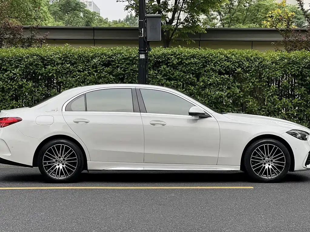 Mercedes-Benz C-Class — миниатюра 15