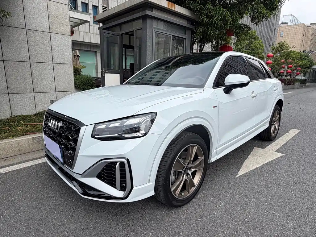 Audi Q2L 2025