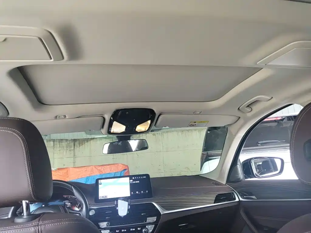 BMW 5 Series — миниатюра 18