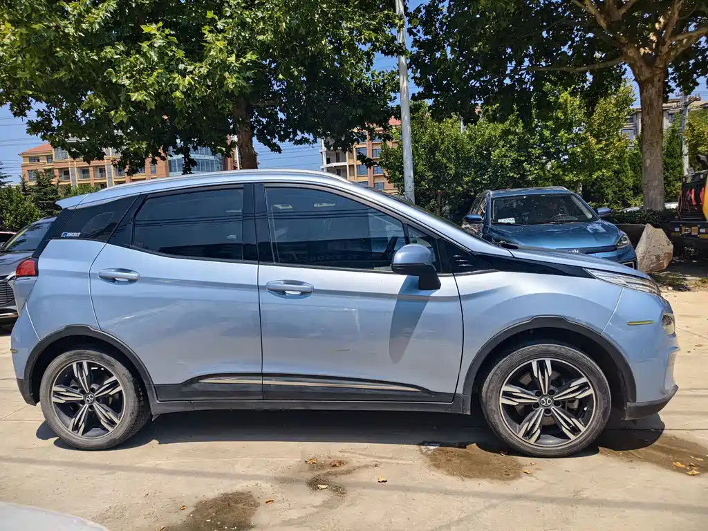 BAIC EX3 — миниатюра 3