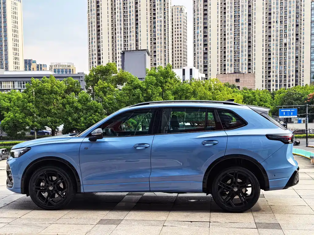 Volkswagen Tiguan L — миниатюра 4