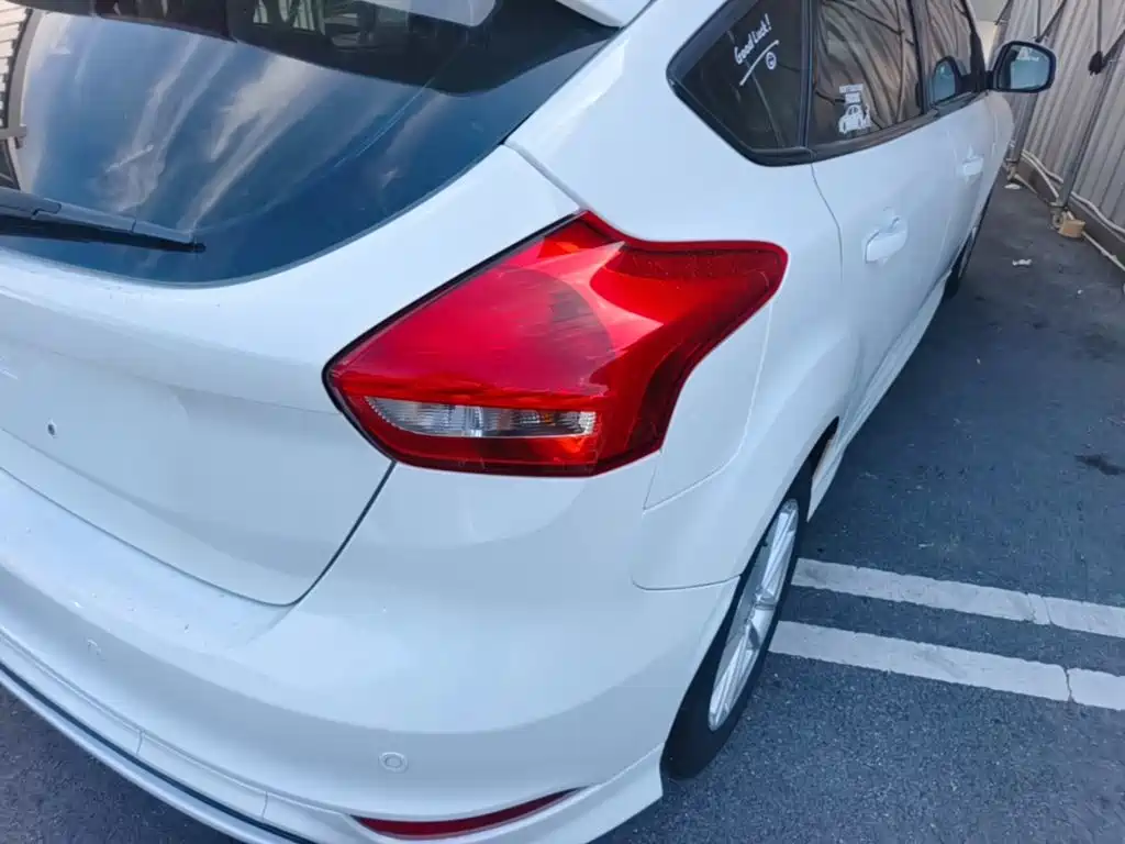 Ford Focus — миниатюра 8