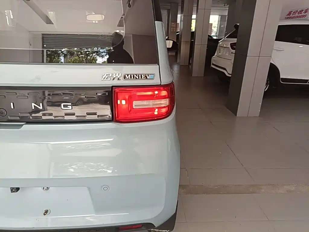 Wuling MINIEV — миниатюра 8