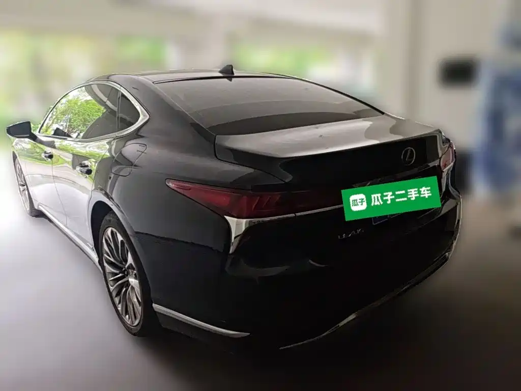 Lexus LS — миниатюра 25