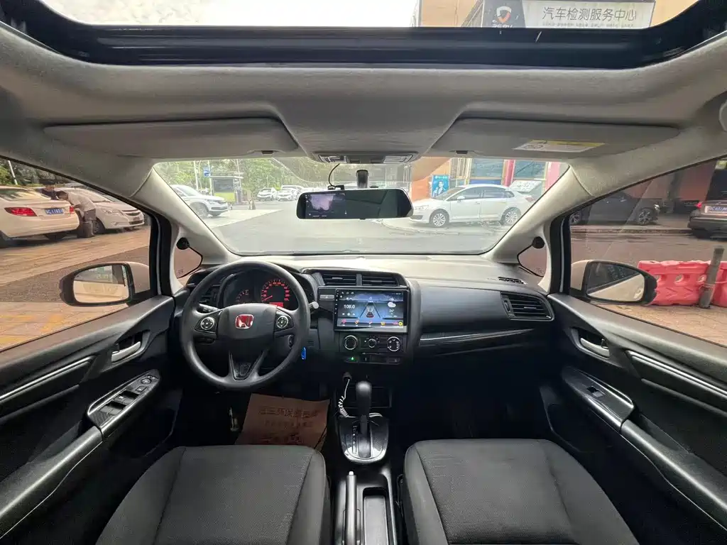 Honda Fit — миниатюра 6