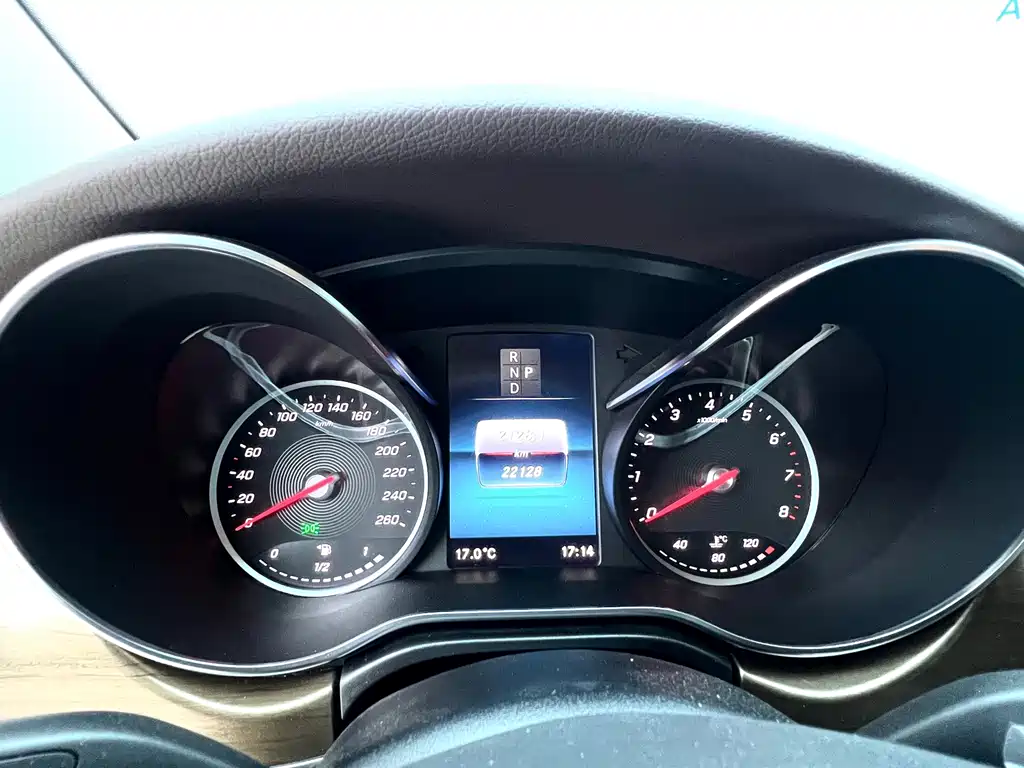 Mercedes-Benz V-Class — миниатюра 13